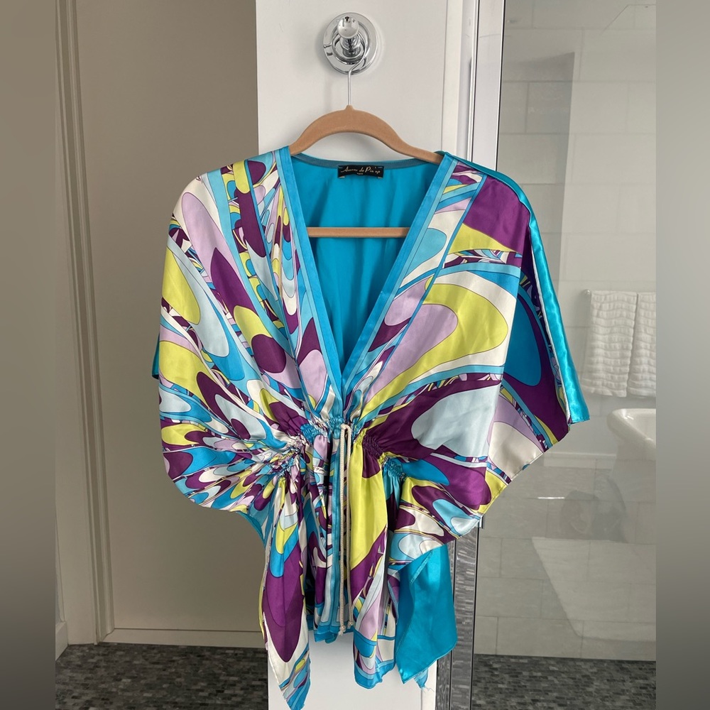 This Amour De Pin-Up top is one size.